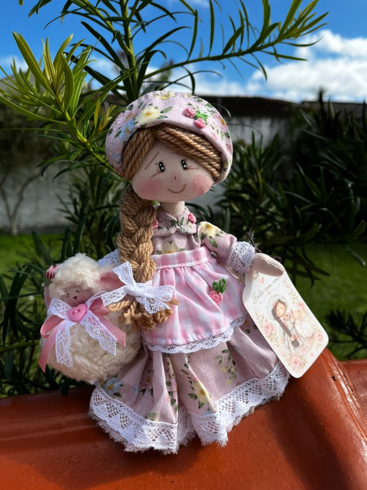Boneca artesanal Milly — foto 1