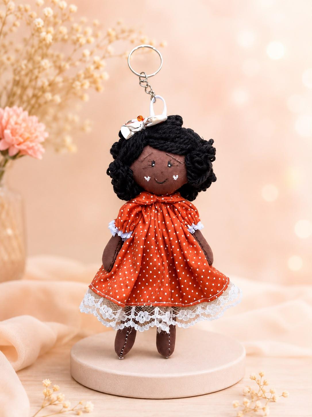 Boneca artesanal Chaveirinhos — foto 5