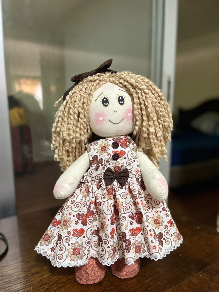 Boneca artesanal Clara — foto 2